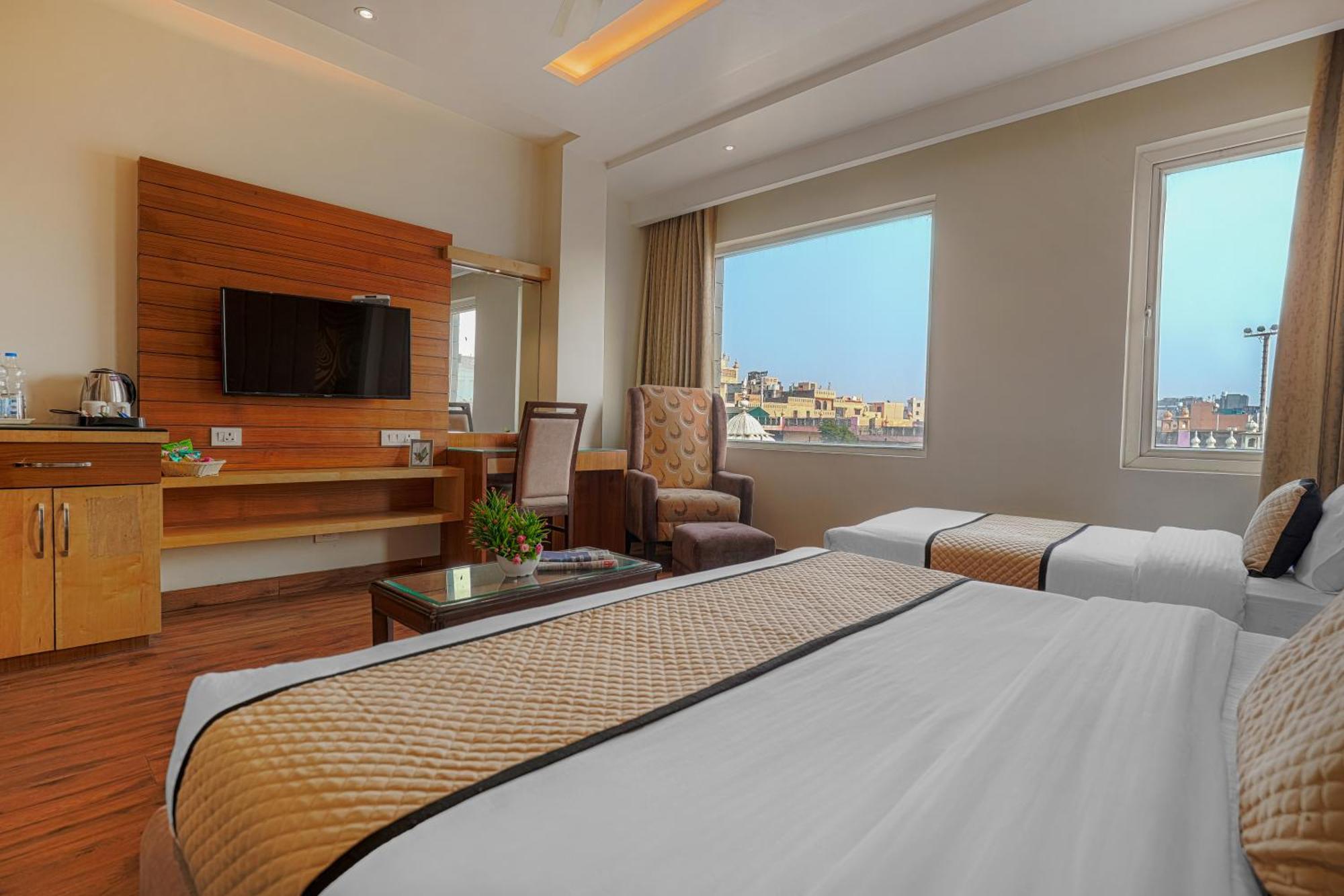 Csjs Inn Hotel Amritsar Eksteriør billede
