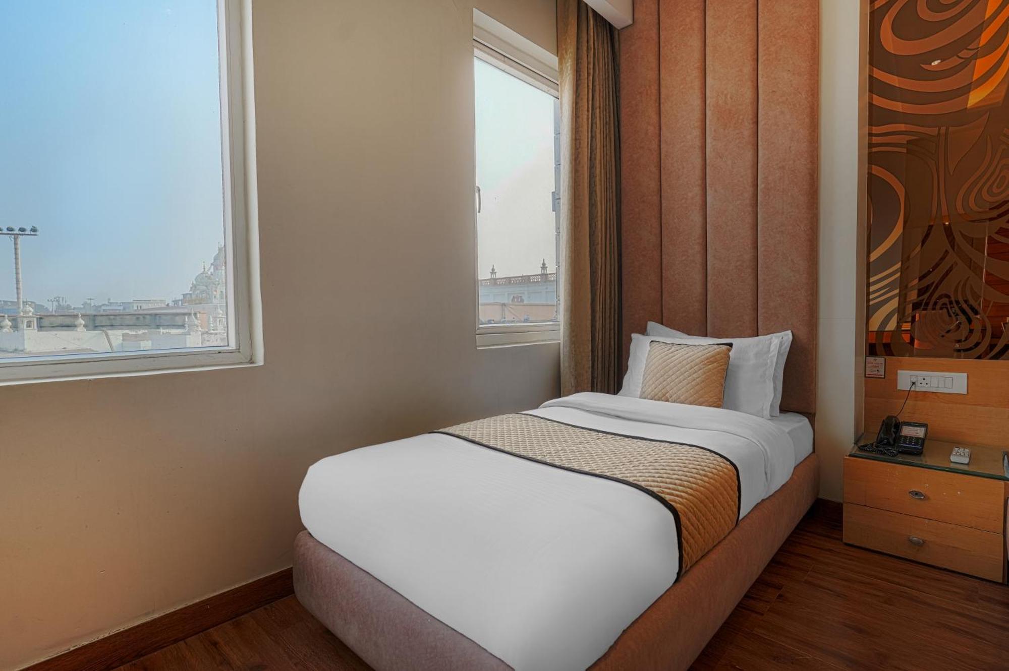 Csjs Inn Hotel Amritsar Eksteriør billede