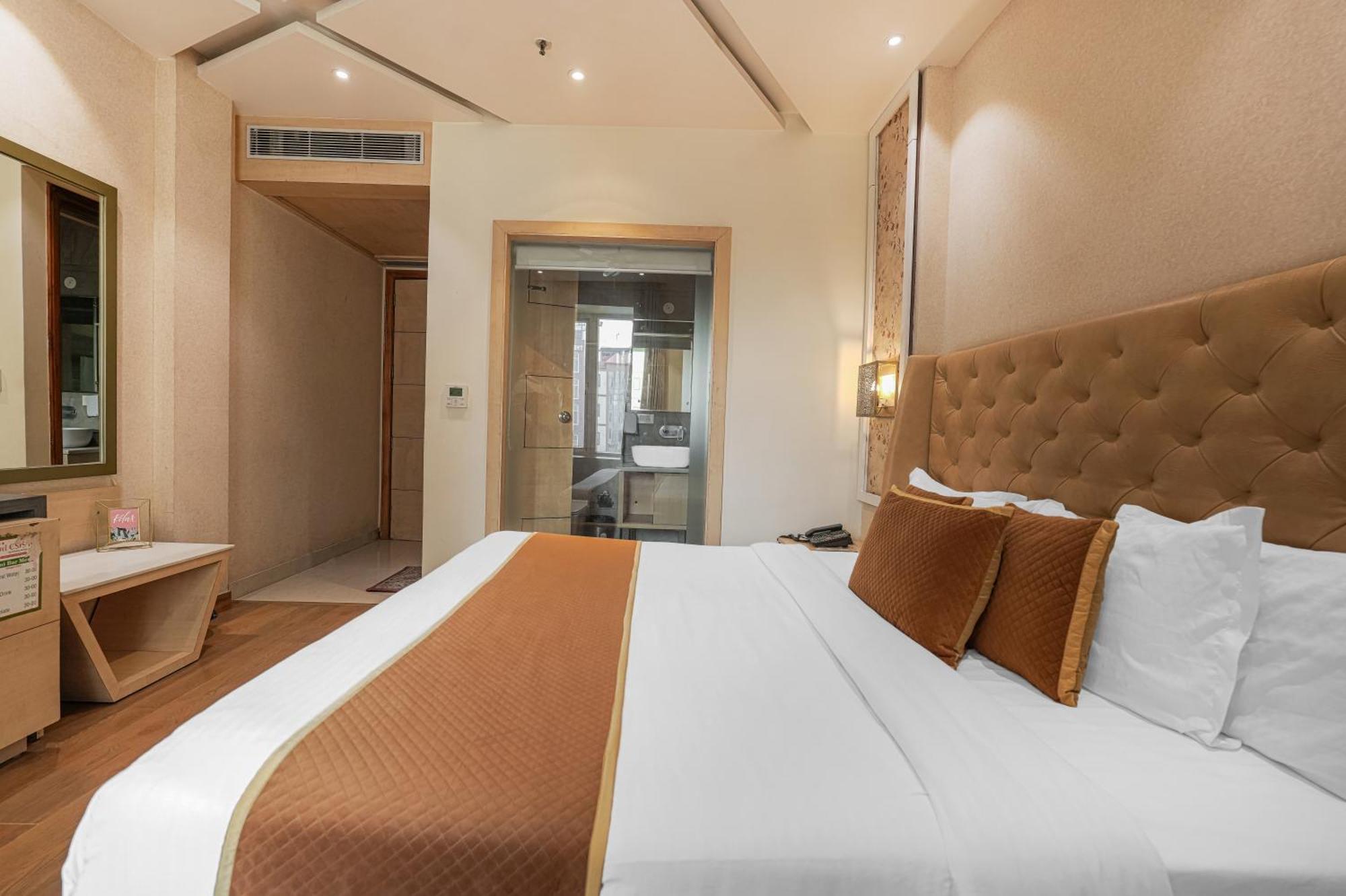 Csjs Inn Hotel Amritsar Eksteriør billede