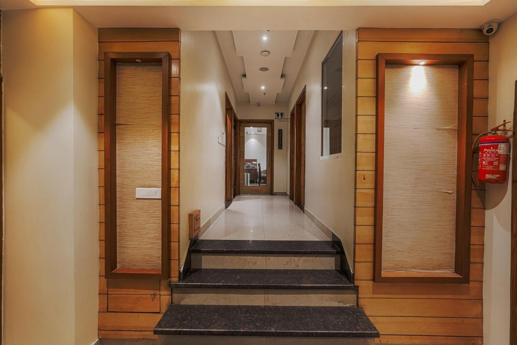 Csjs Inn Hotel Amritsar Eksteriør billede