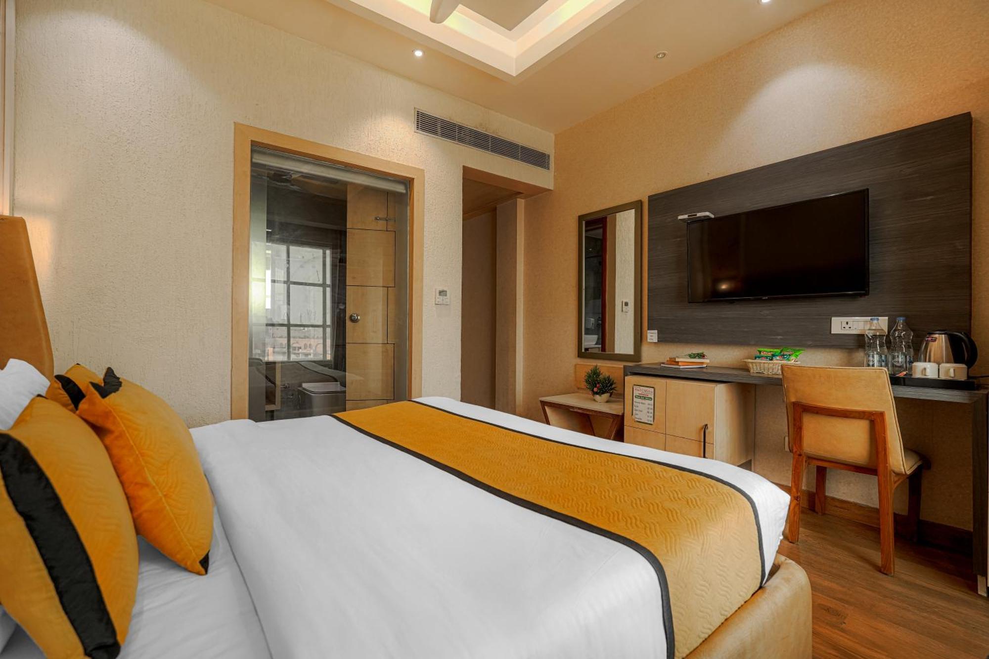 Csjs Inn Hotel Amritsar Eksteriør billede
