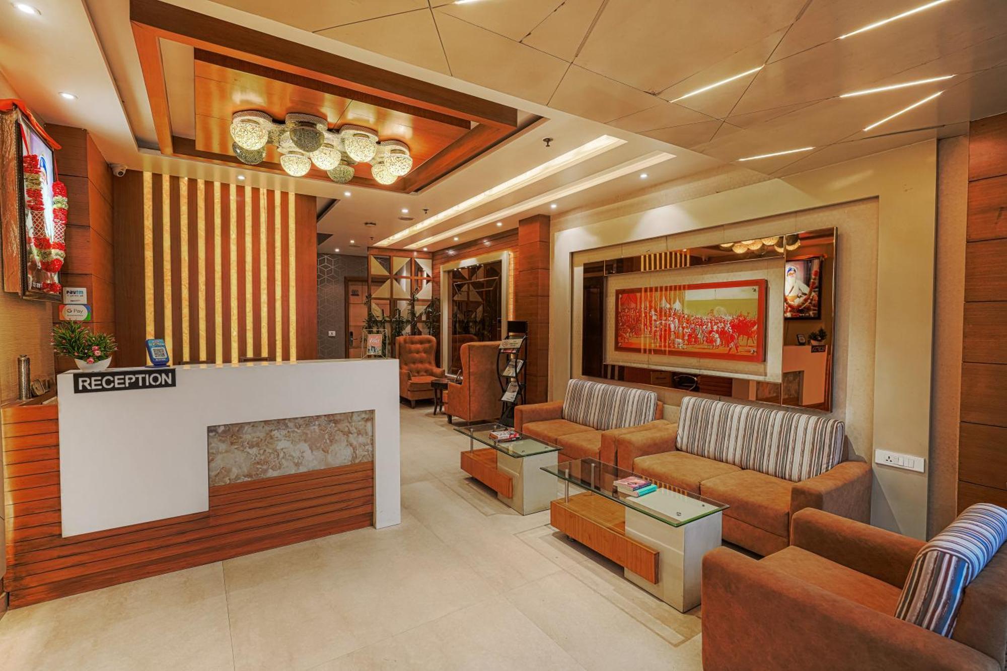 Csjs Inn Hotel Amritsar Eksteriør billede