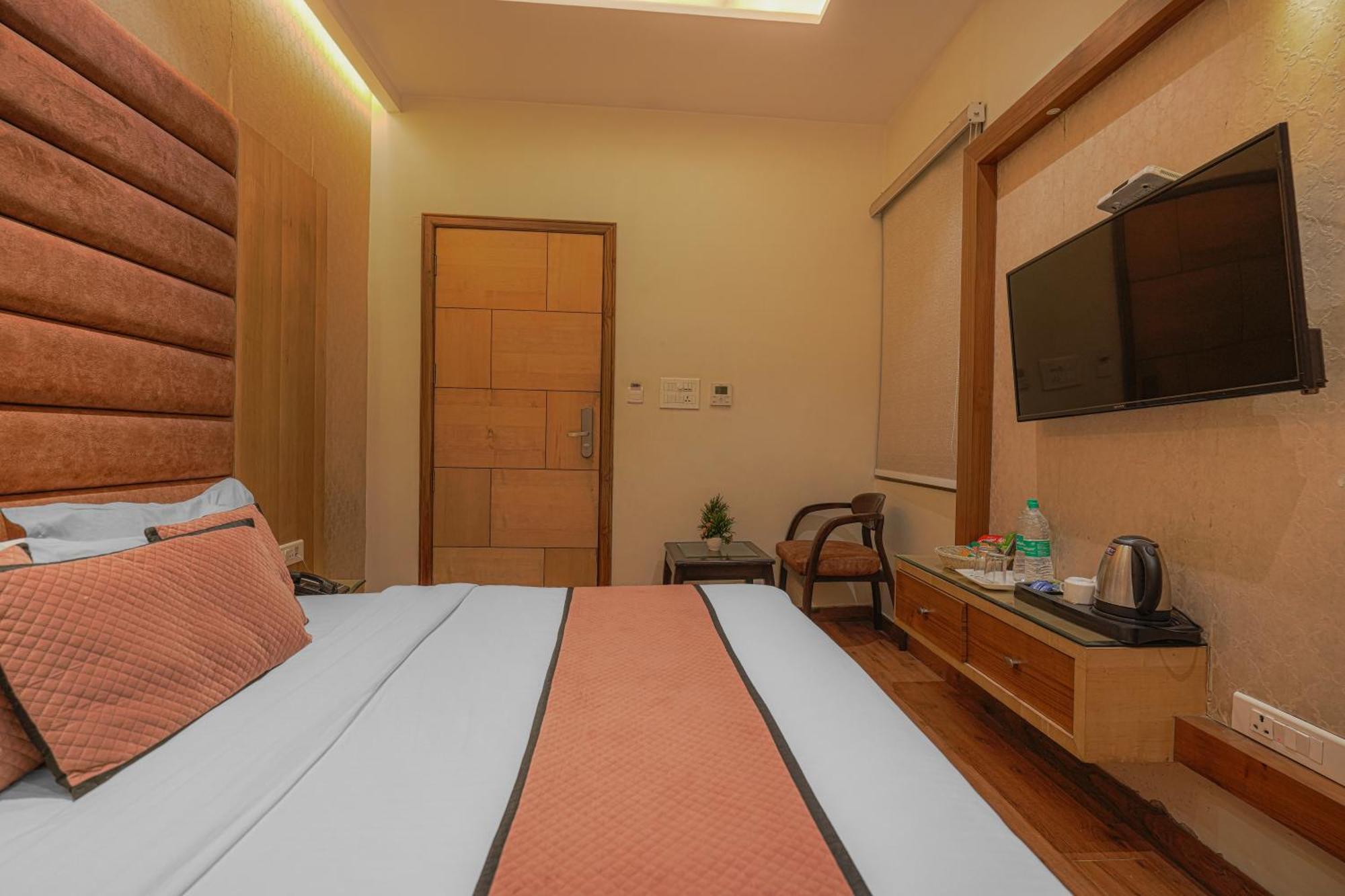 Csjs Inn Hotel Amritsar Eksteriør billede
